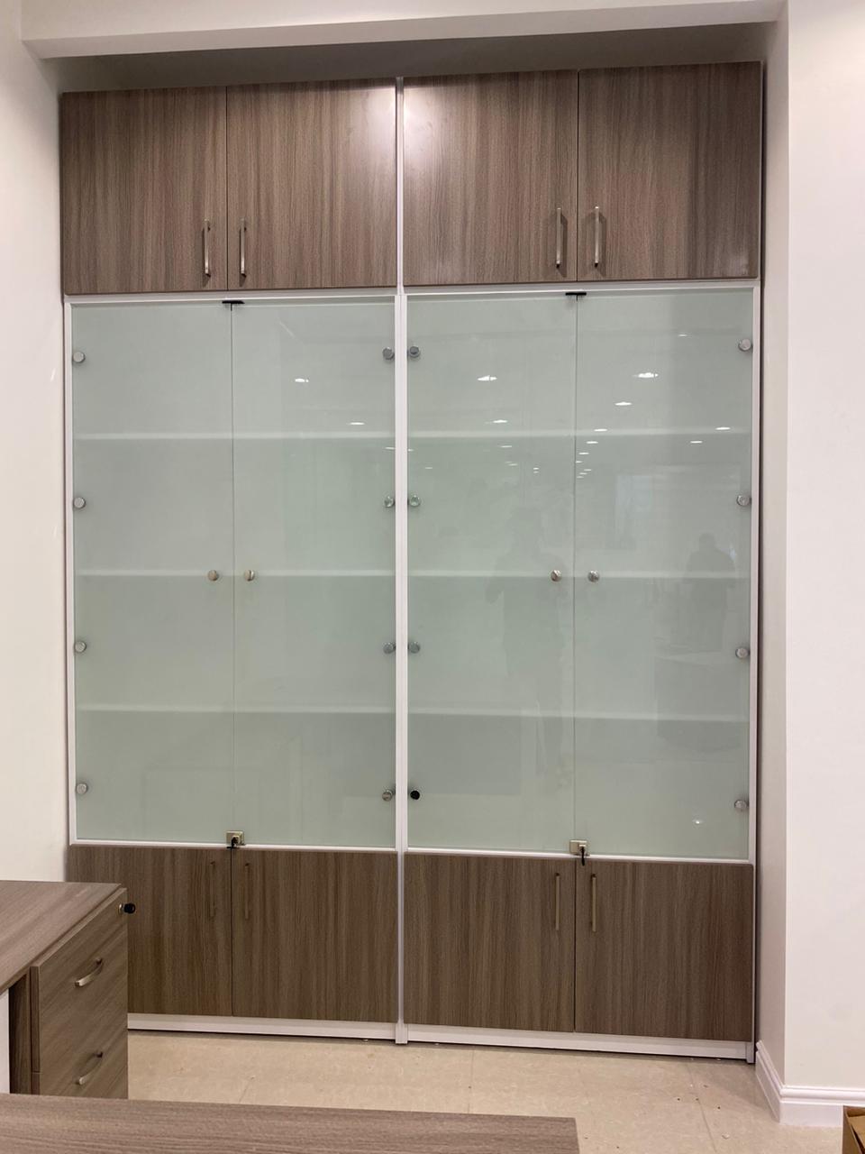 تصميم دولايب و ملحقات مكتبية — للمكاتب الحديثة من Office Art
